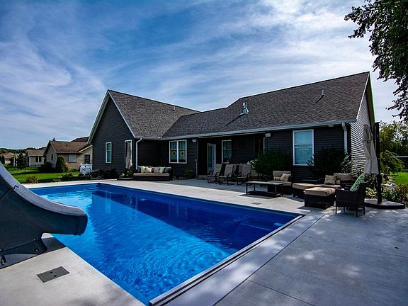 3rd image of 20185 Eagle Hill Ln