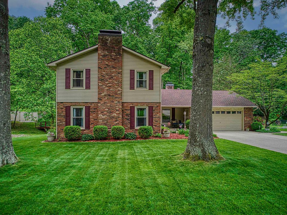 1st image of 107 Stoney Brooke Dr