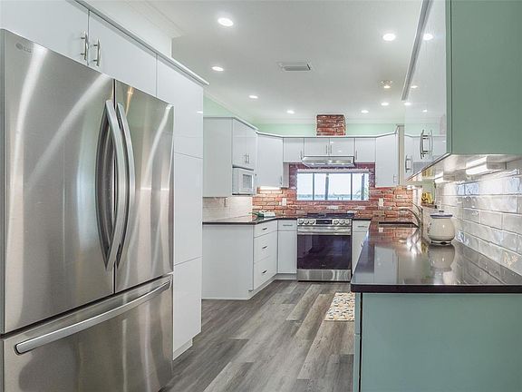 5th image of 2410 RIVERSIDE DRIVE E