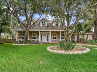 8220 SW 182nd St, Palmetto Bay, FL 33157