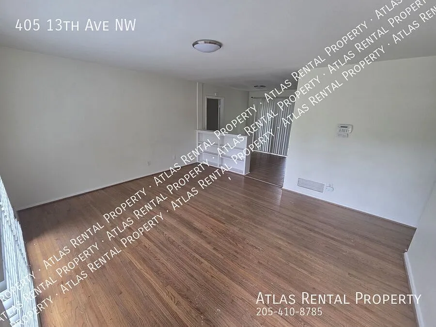 Move in Promo: $250 off First Month's Rent!! 3 Bedroom Beauty- Move in Ready — Photo 2