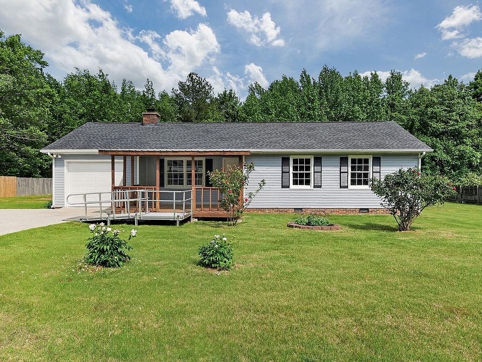 1st image of 16 Hattie Dr