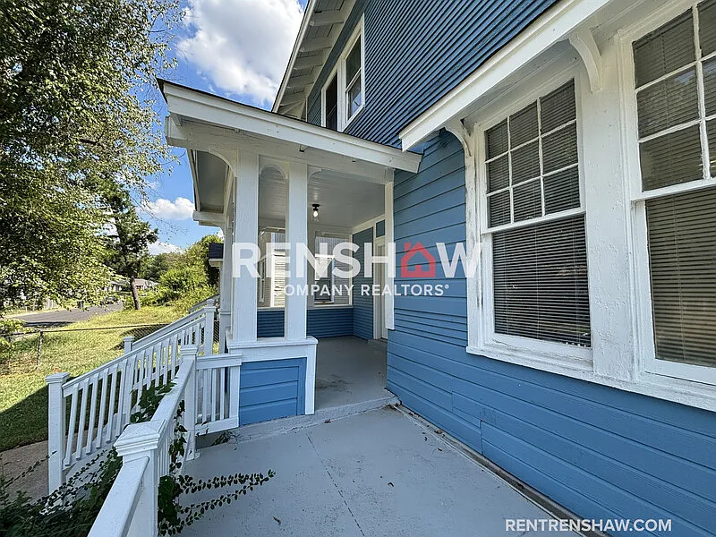 1571 E McLemore Ave — Photo 2