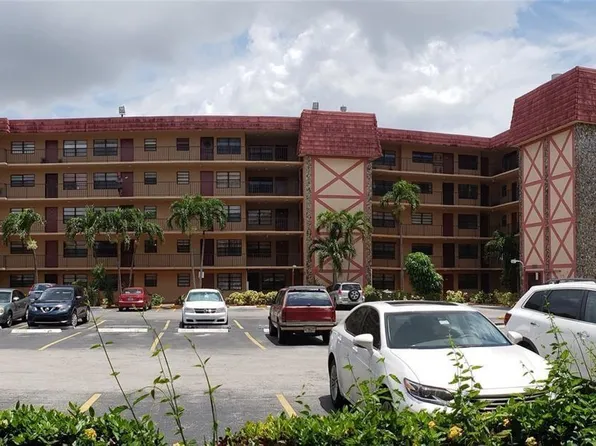 1325 W 68th St APT 214, Hialeah, FL 33014
