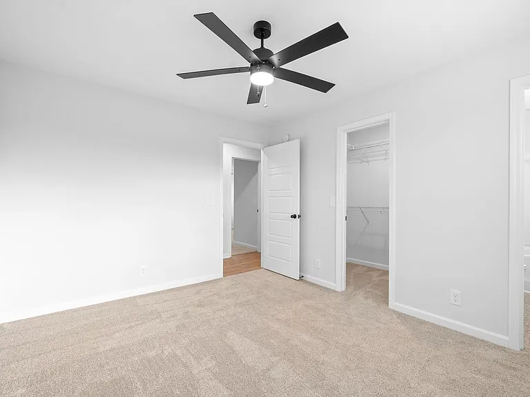 700 Crossland Ave — Photo 17
