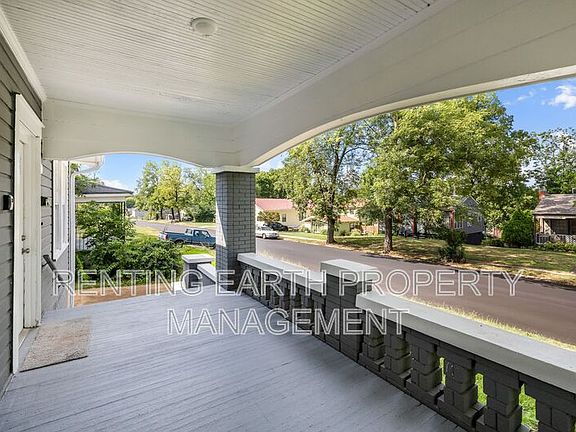 4th image of 1136 15th St SW