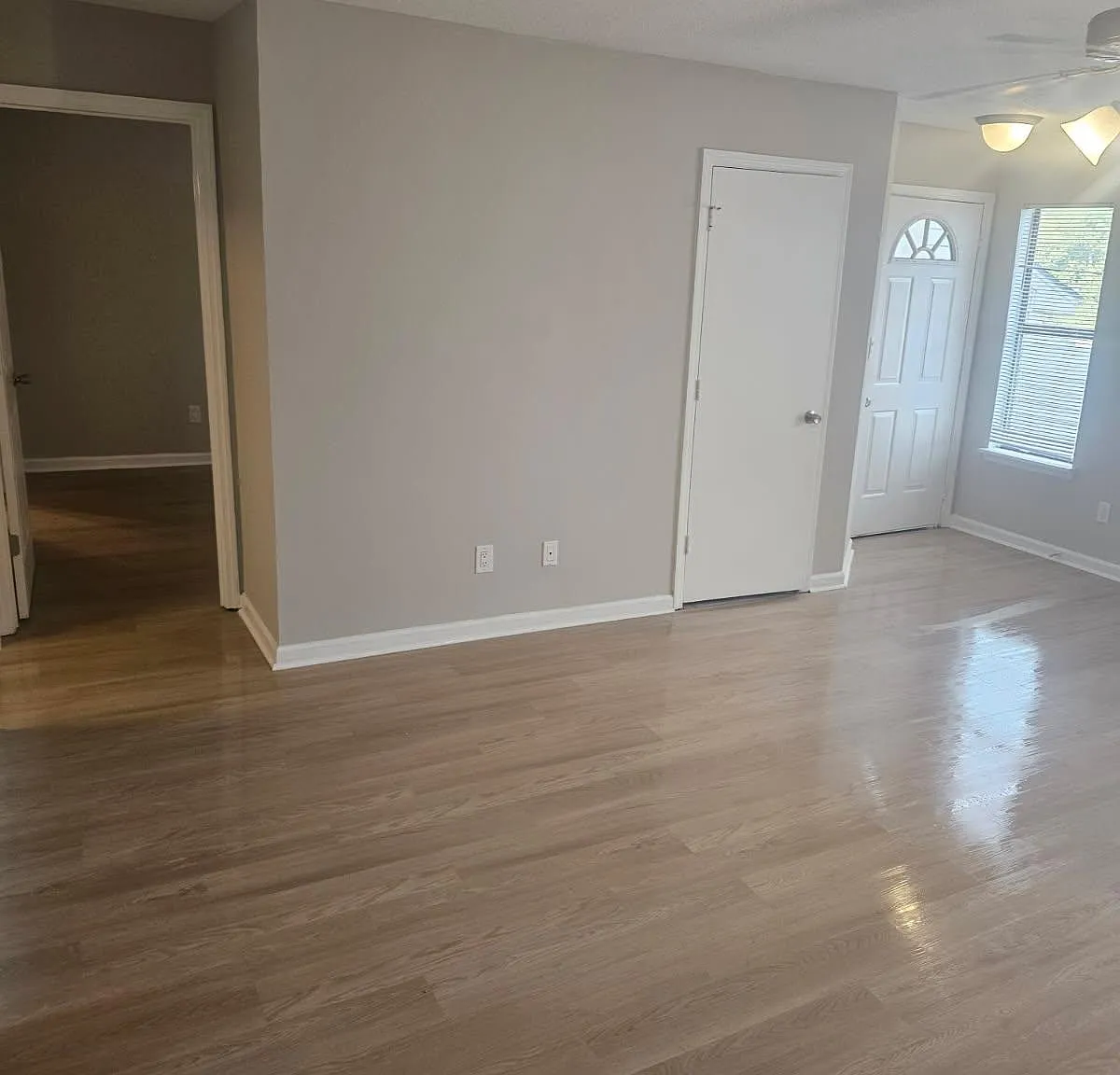 100 Brighton Hill Cir — Photo 2