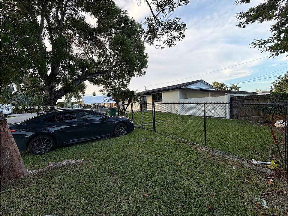 1st image of 553 SW 6th Ct