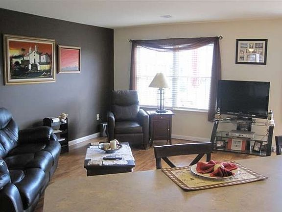 5th image of 155 Melbourne Ln