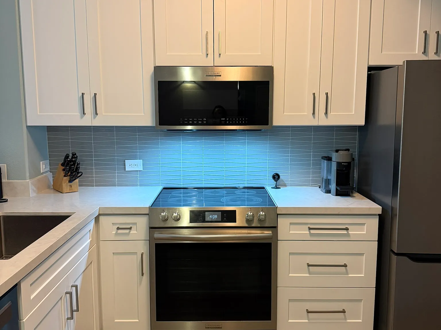 1 bed, 888 sqft, $2,950 — Photo 2