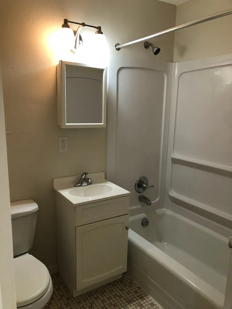 1427 Marshall St NE — Photo 4