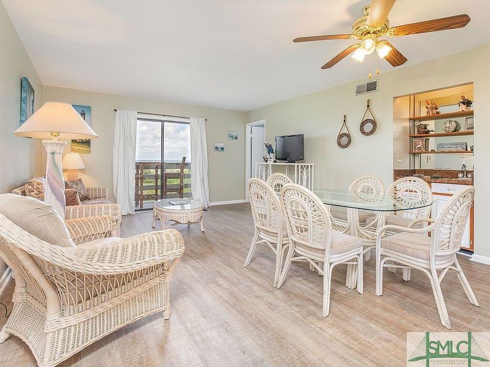 2nd image of 85 Van Horne Ave #14B