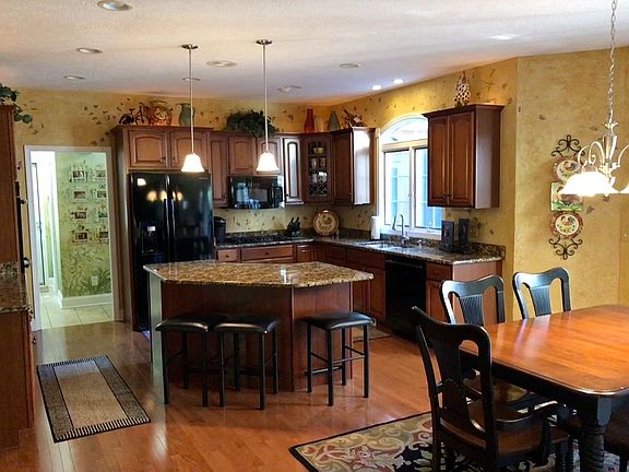 4th image of 7965 Bainbrook Dr