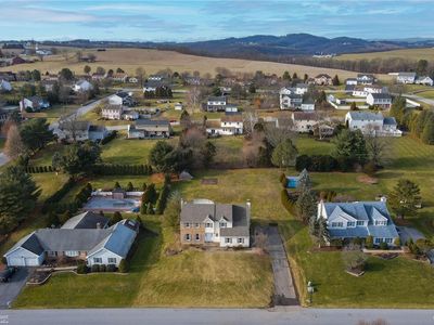 5616 Wynnewood Dr N, Laurys Station, PA, 18059