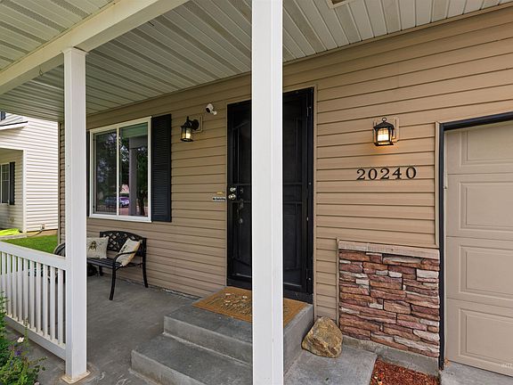 3rd image of 20240 Colebrook Ave
