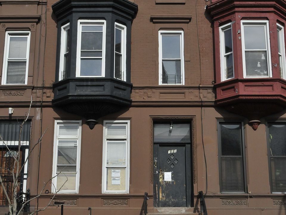1st image of 123 Halsey St #3
