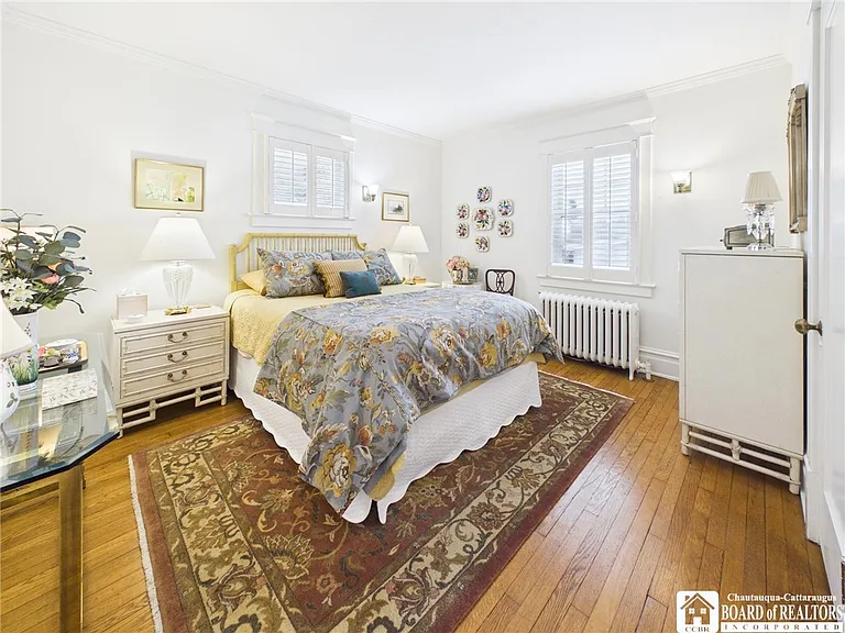422 York St — Photo 7