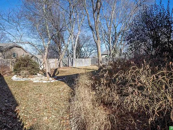 5th image of 2526 S 152nd Cir