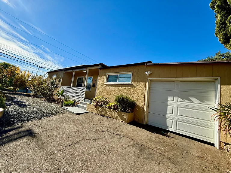 122 Garfield Ave — Photo 4