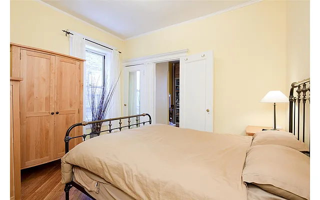 Sold by Douglas Elliman | media 20