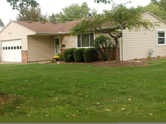 4th image of 919 Strowbridge Dr
