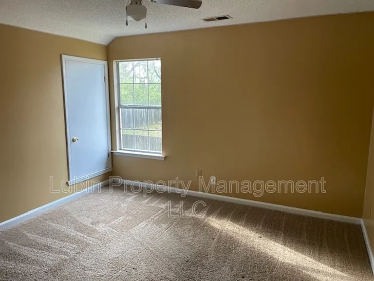 5474 Hidden Meadows Dr — Photo 5