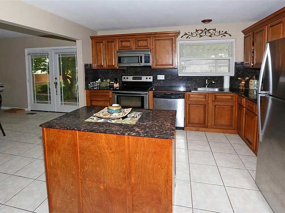 5th image of 7518 Georgetown Dr