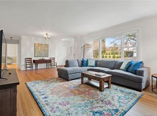 8 Willowbrook Rd, West Hartford, CT 06107