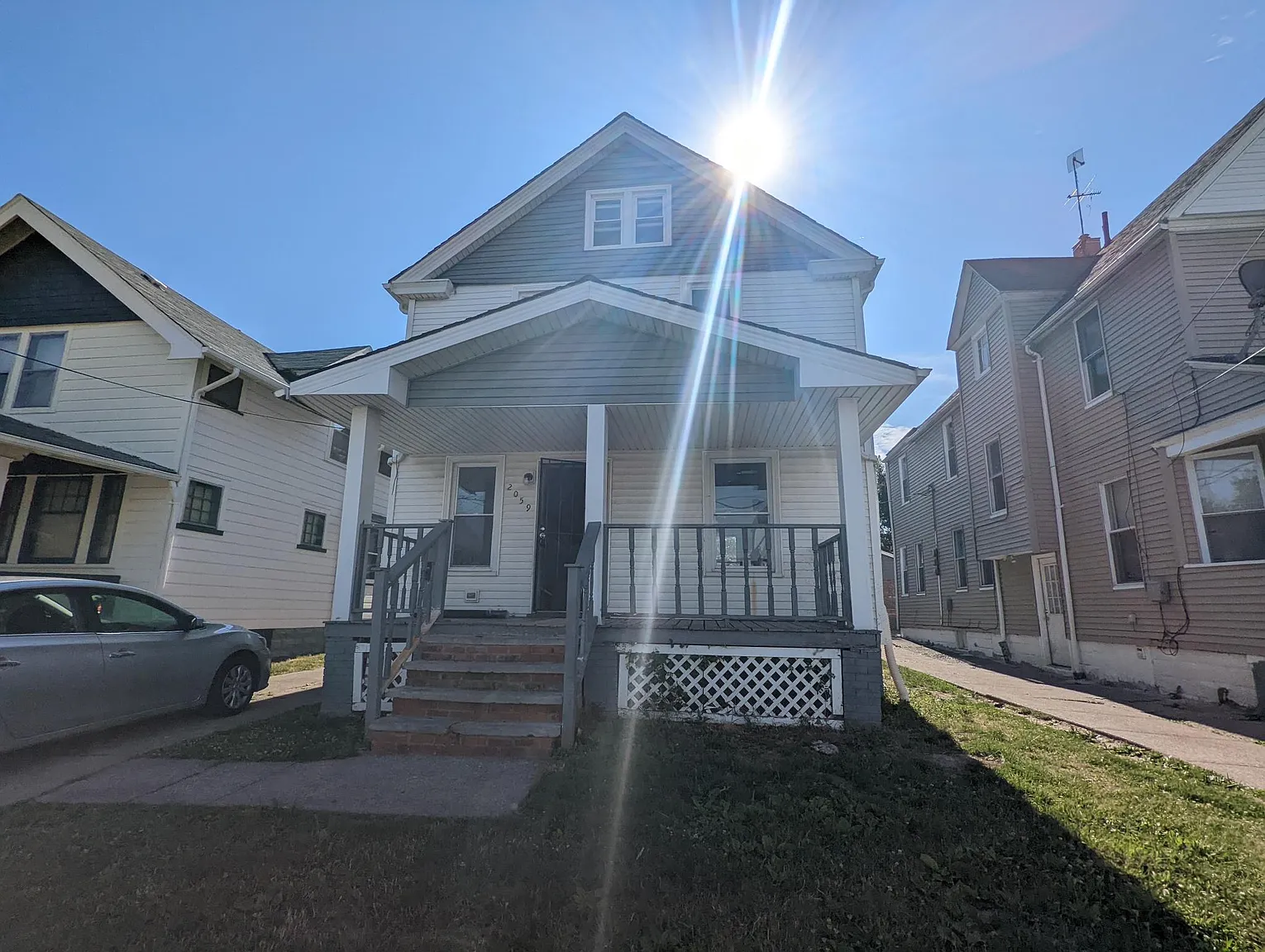 2059 W 104th St photo 1