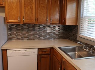 118 McKee St APT D, Manchester, CT 06040