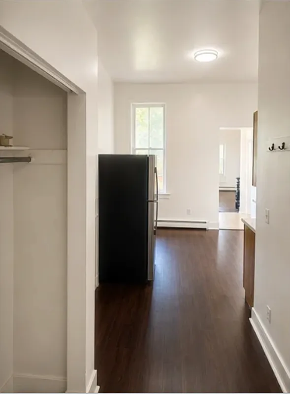 4 bed, 2.0 bath, 1200 sqft, $1,650 — Photo 2