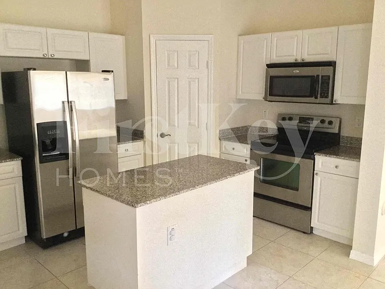 2362 SE 17th Ter — Photo 5