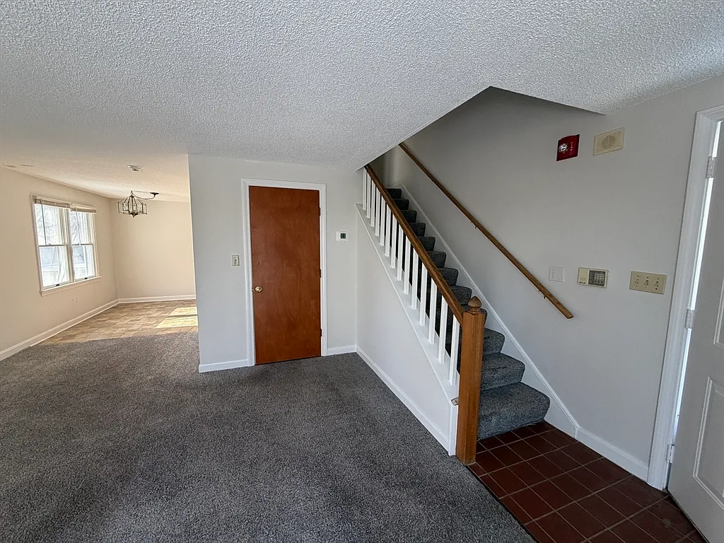 Building Photo - 213 Victoria Heights Rd #213