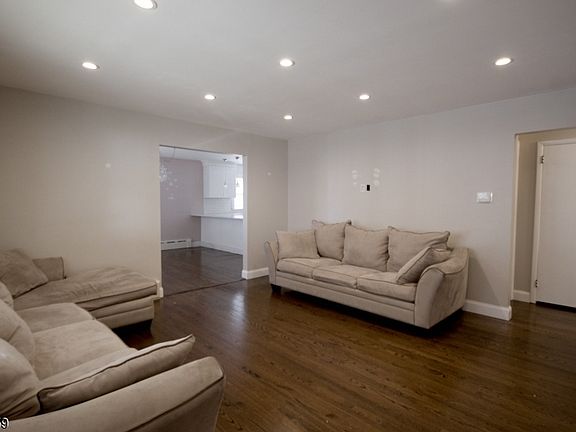 2nd image of 16 W Prospect St
