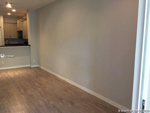 5th image of 2610 Webb Ave #2610