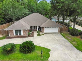 68219 Diamondhead Dr E, Diamondhead, MS 39525