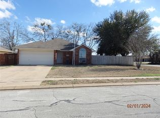 2816 Allen Ridge Dr, Bryan, TX 77802