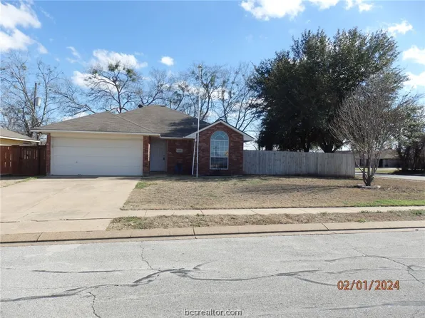 2816 Allen Ridge Dr, Bryan, TX 77802