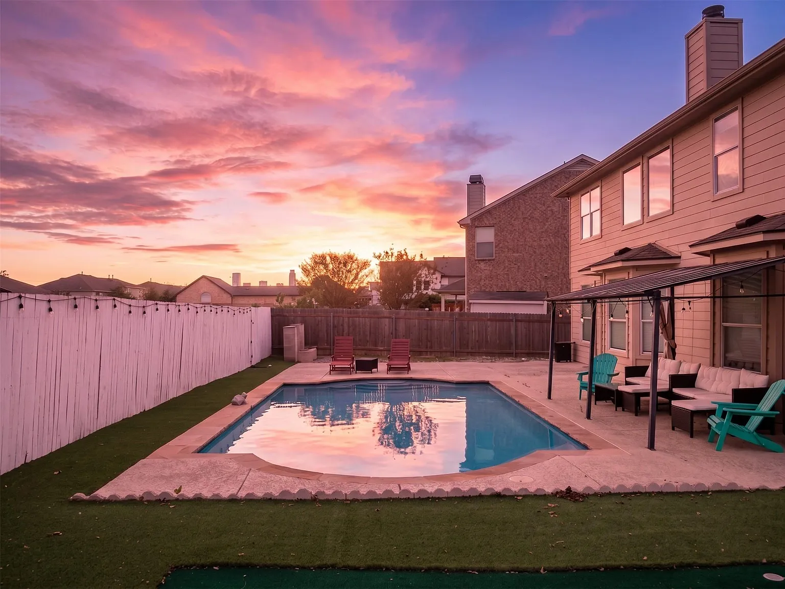5 bed, 3.5 bath, 3597 sqft, $3,995 — Photo 2