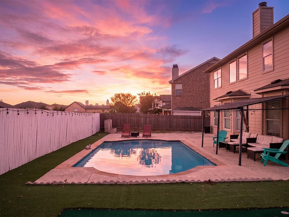 1st image of 1221 Laurel Oak Trl