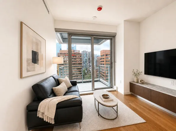 1277 Hornby St, Vancouver, BC