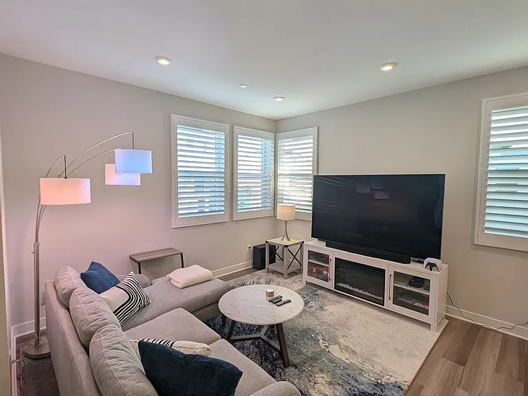 1202 W Cara Dr — Photo 6