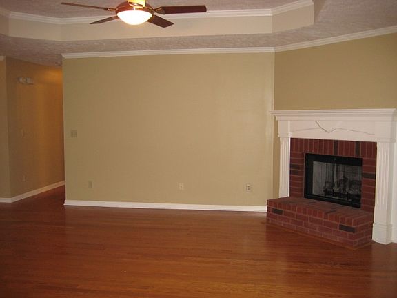 2nd image of 703 Williamsburg Dr
