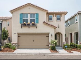 1536 N Piccadilly Ln, Clovis, CA 93619