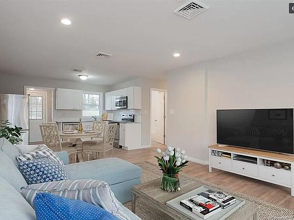 4th image of 15 Weymouth Dr
