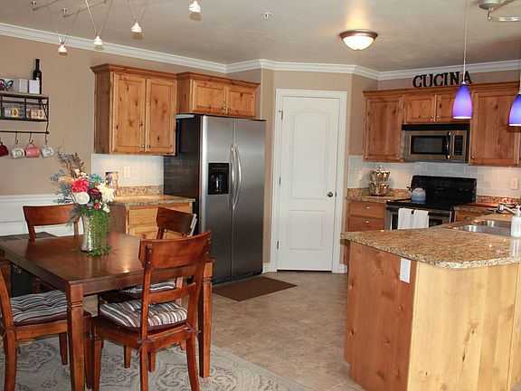 5th image of 684 S 2150 W APT 201