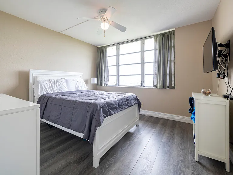 6911 Environ Blvd #8G — Photo 16