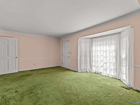 5th image of 1100 W Cleermont Cir SE