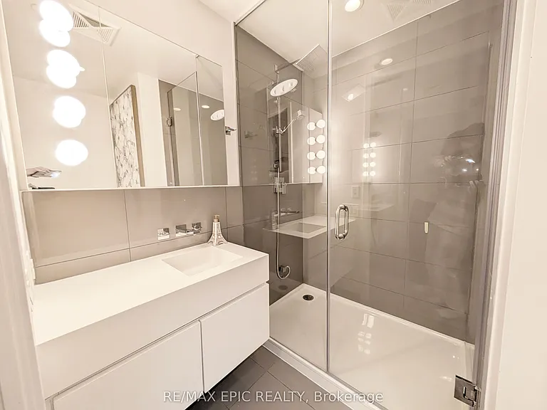45 Charles St E #2309 — Photo 18