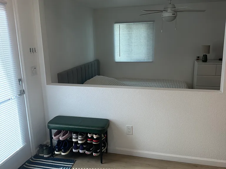2958-68 Reynard Way #2960 — Photo 8